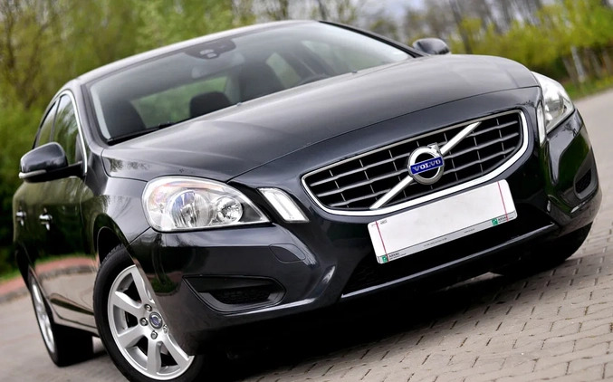 Volvo S60 cena 35900 przebieg: 240000, rok produkcji 2011 z Ujście małe 436